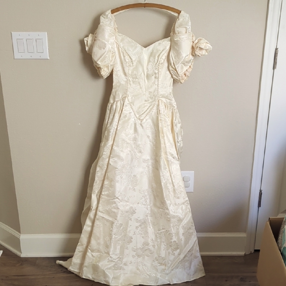 Vintage 1990 Pink Cream Off-Shoulder Wedding Gown